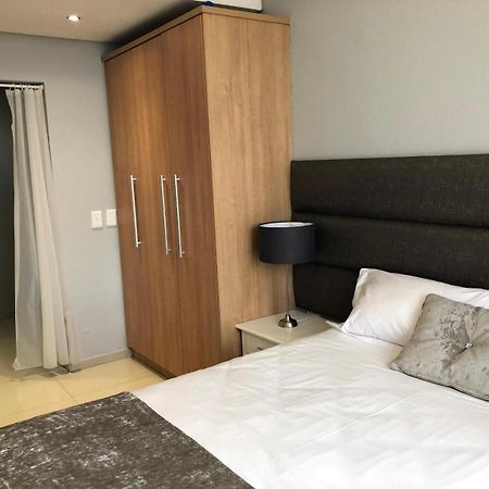 Infinity Self Catering Apartments Bloubergstrand Kültér fotó